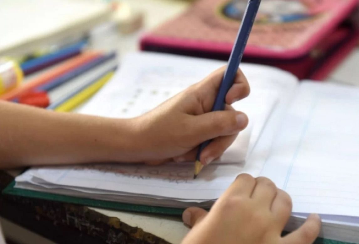 El Gobierno otorgará un refuerzo de hasta $85.000 a la Ayuda Escolar de Anses 2026: ¿A quiénes les corresponde?