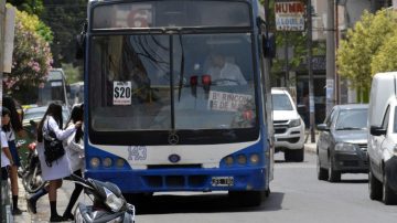 URGENTE. Tensión en el transporte bandeño: podría frenarse el servicio de seis líneas de colectivos