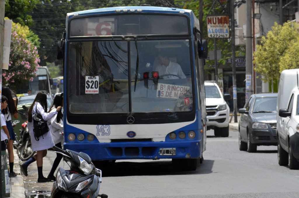 URGENTE. Tensión en el transporte bandeño: podría frenarse el servicio de seis líneas de colectivos