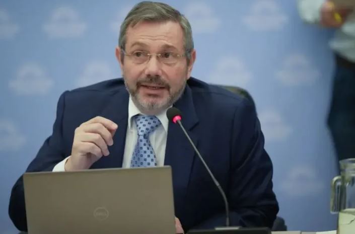 Molesto porque habló de la suba de la edad jubilatoria, Javier Milei echó al director de Anses