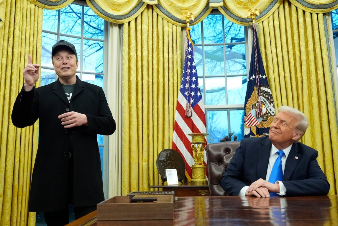 Aclaran que Elon Musk no dirige el Departamento de Eficiencia y que solamente trabaja como asesor de Trump