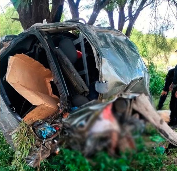 Una persona murió y otras dos fueron hospitalizadas tras un vuelco en la Ruta 34