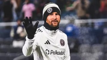 El look de Lionel Messi para salir a la cancha en Kansas City, con 25° bajo cero