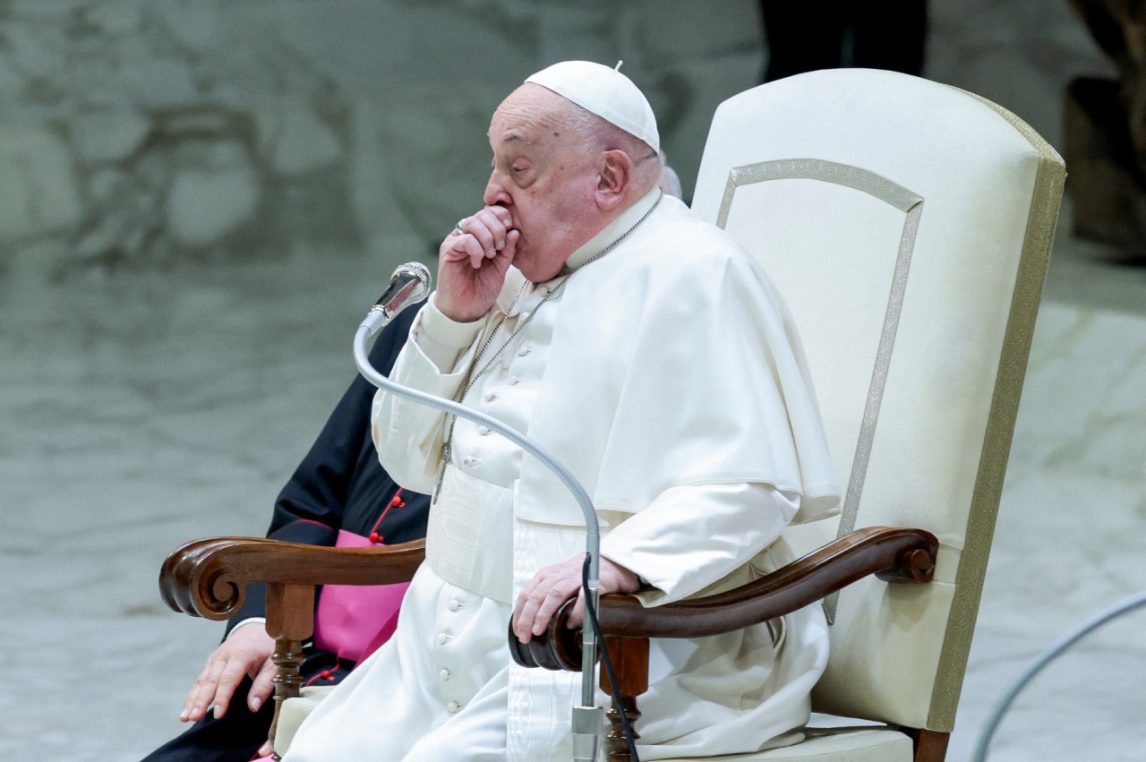 Nuevo parte médico del papa Francisco: “Las condiciones clínicas en su criticidad demuestran una leve mejoría”