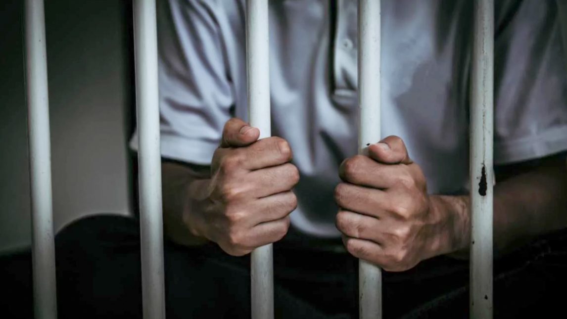 Pasará 8 años en la cárcel por atacar a su ex y cometer otros delitos