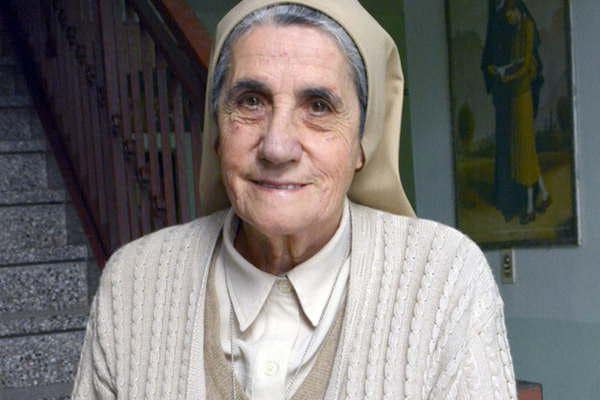 El Gobernador Zamora despidió a la Hermana Saveria, en carácter de exestudiante