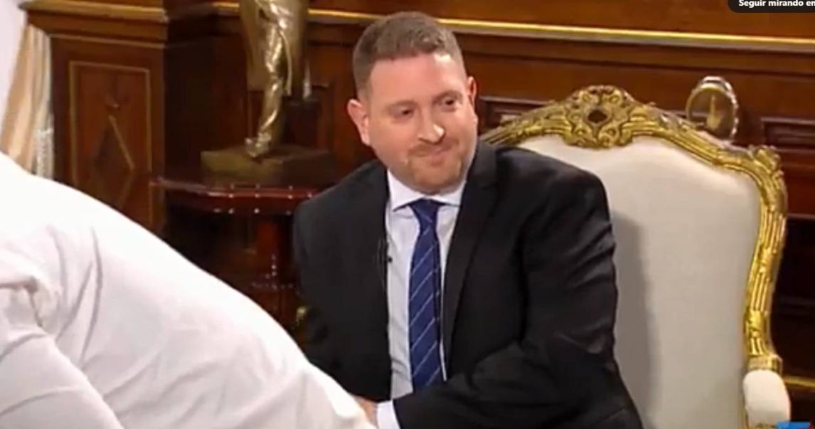 Video: Caputo interrumpe la entrevista a Milei sobre el escándalo de $LIBRA