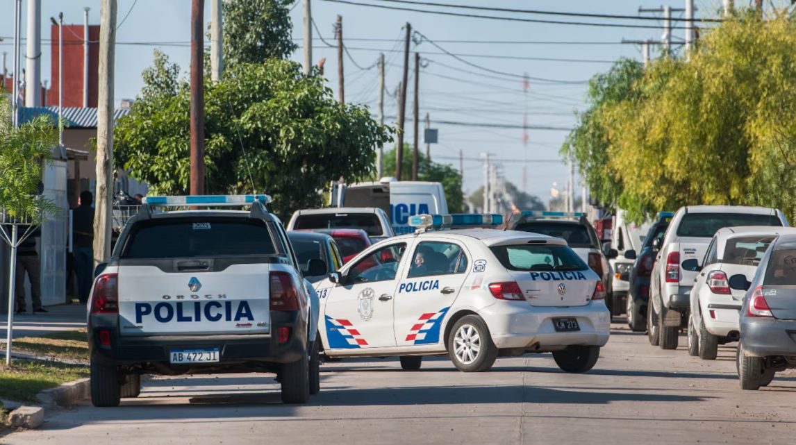 Buscan a una joven que salió a vender ropa y no regresó a su casa