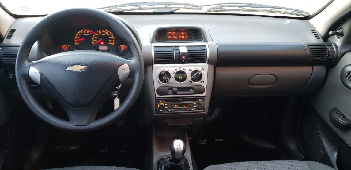 B° Los Inmigrantes: Misterioso abandono de un auto con el baúl dañado
