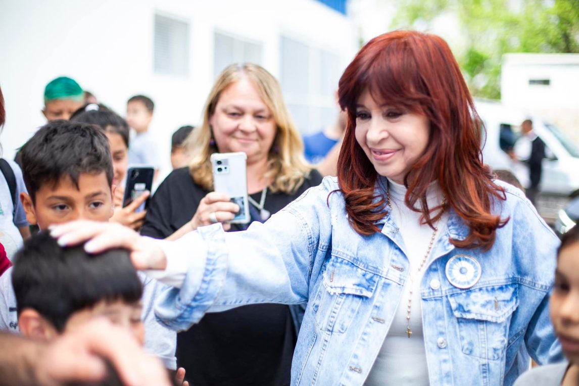 “Solito no te da la nafta”: Milei quiso chicanear a Cristina Kirchner y no se lo dejó pasar