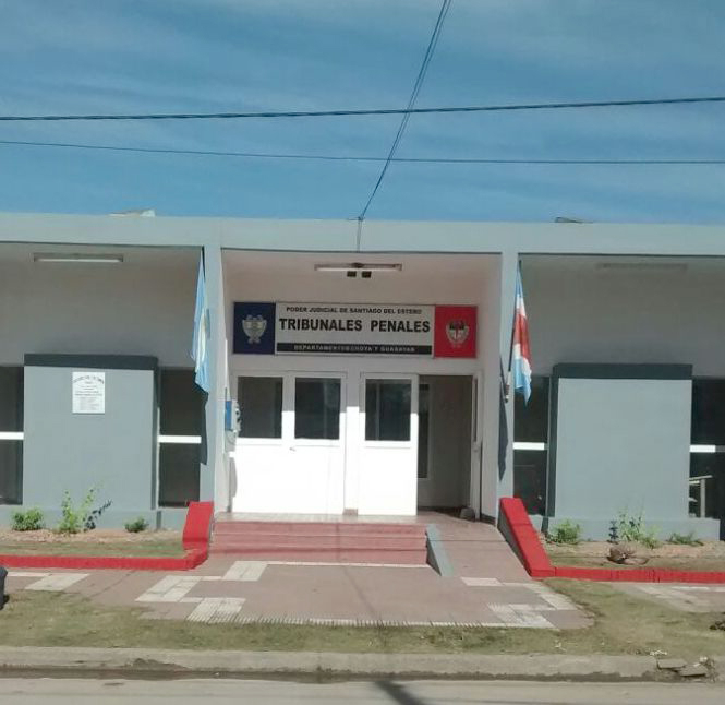 Se presentó en la casa de su ex para retirar a su hijo y la atacó a golpes