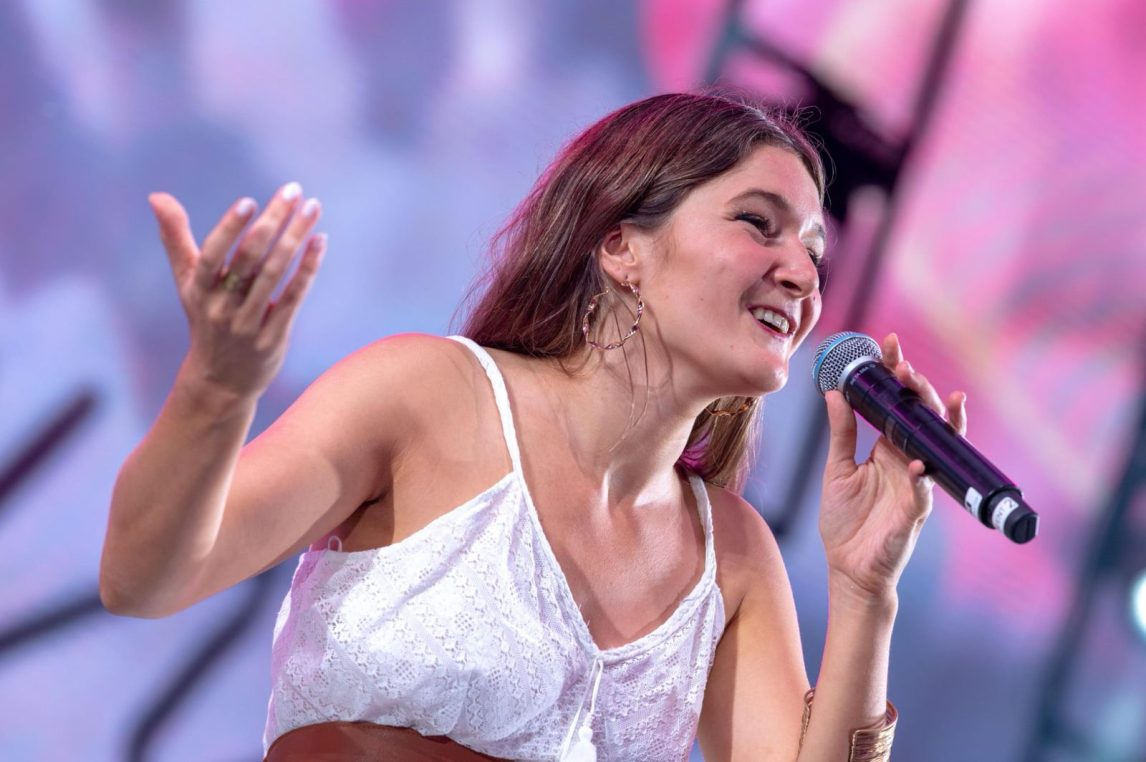 Maggie Cullen se presentará en Santiago con “joyas” del folklore y grandes invitados