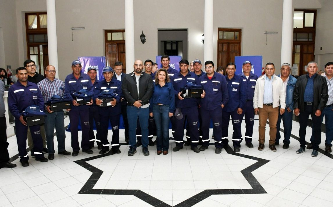 Casi 300 empleados municipales estrenan ropa de trabajo y elementos de seguridad