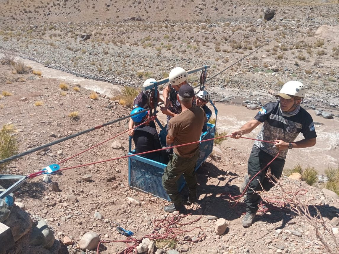 Dramático rescate en la montaña: evacúan a cinco andinistas en Catamarca y Mendoza