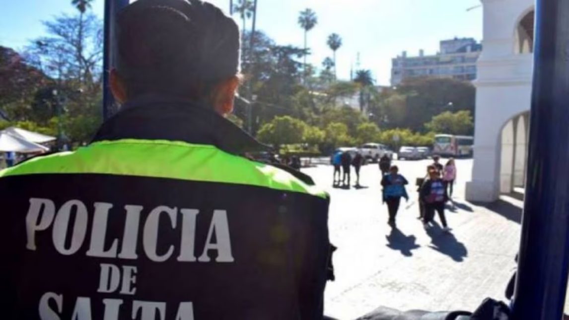 Horror: Arrojó a su ex al vacío, la obligó a tener sexo con otro hombre y la filmó