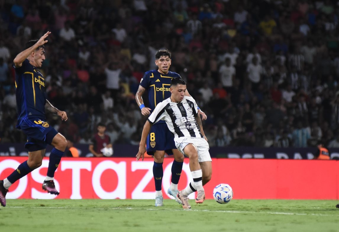 Central Córdoba con uno de menos, pierde 2 a 0 ante Boca