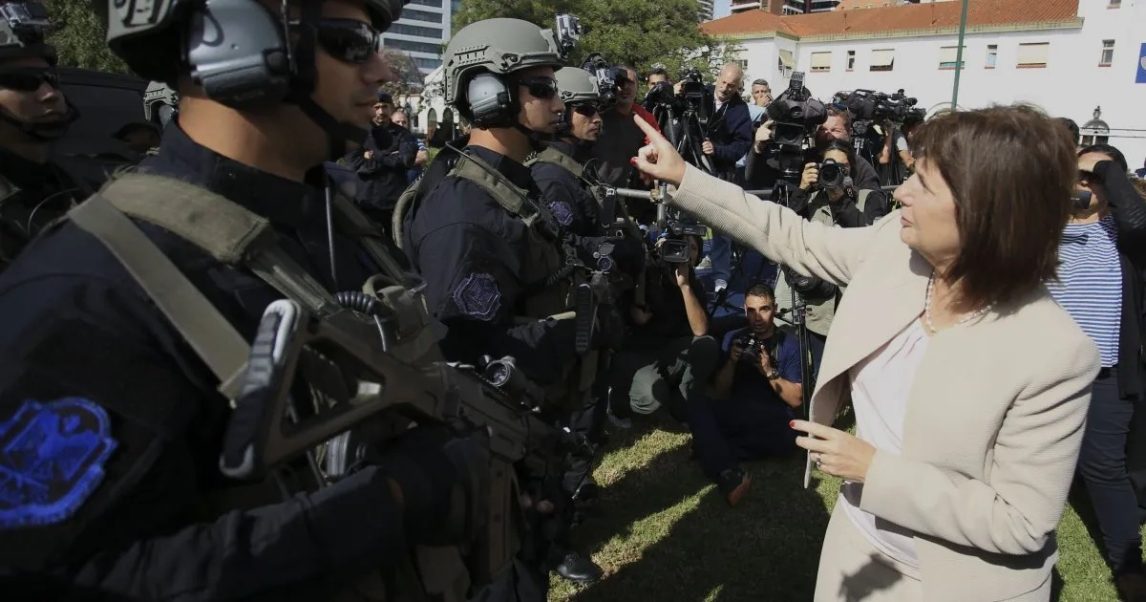 Detectan sobreprecios e irregularidades en compras de Bullrich durante el macrismo