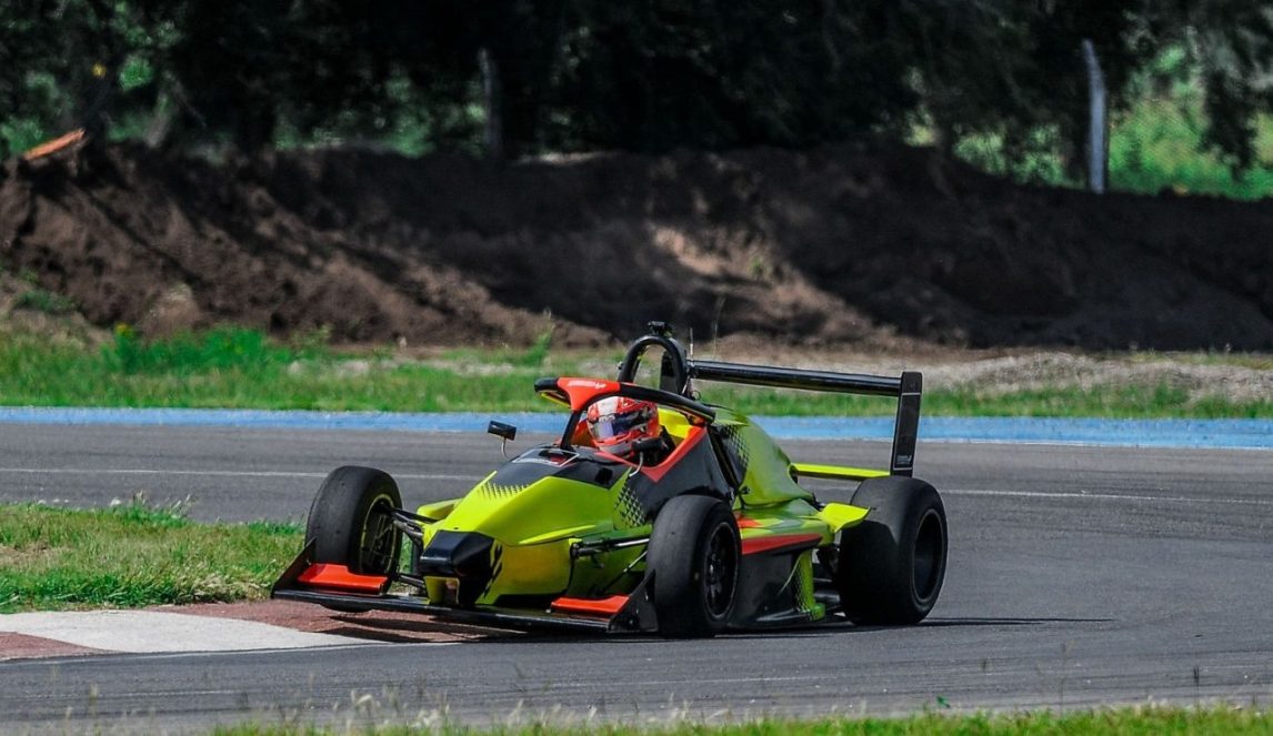 Podio de Jorge Bruno en la carrera 1 de la Formula Renault Plus