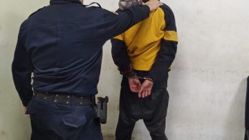 Joven terminó preso por robar una gorra y bolsas con limones