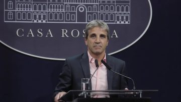 Luis Caputo, ¿al Guinness? Impulsan su registro como “endeudador récord”