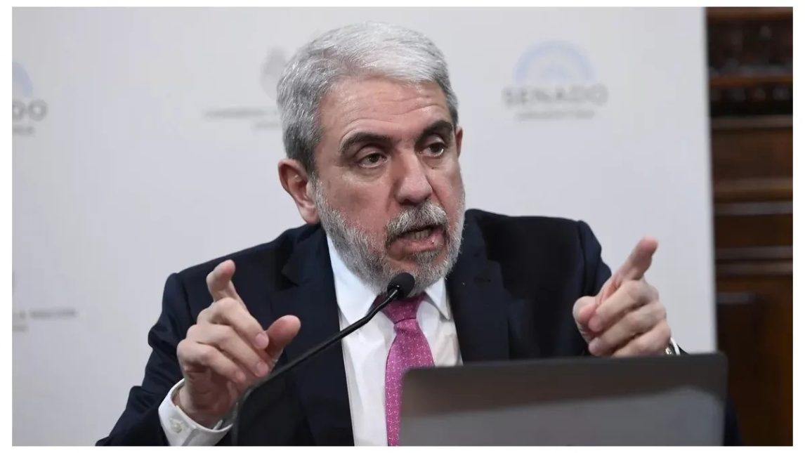 Aníbal Fernández: “A los viejos no se les pega, a los viejos se los cuida”