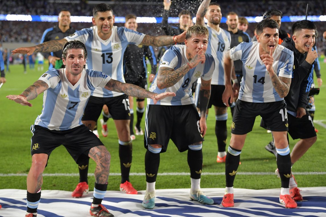 Argentina festejó el pasaje al Mundial 2026 con una paliza histórica sobre Brasil