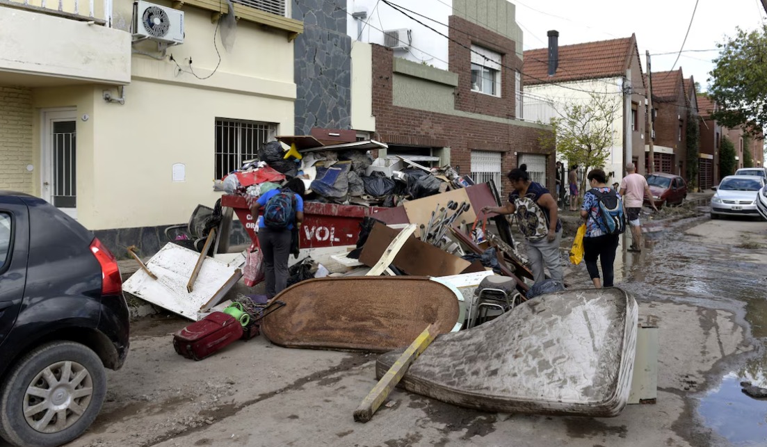 Fotos: las imágenes del duro día después en Bahía Blanca tras el devastador temporal