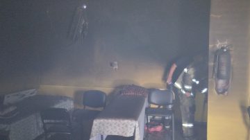 Bomberos sofocaron el incendio de una habitación en una Asociación Civil