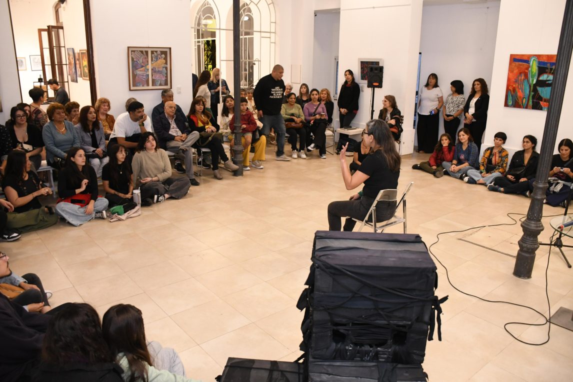 La Casa Argañaraz Alcorta se llenó de arte y poesía por el Día Internacional de la Mujer