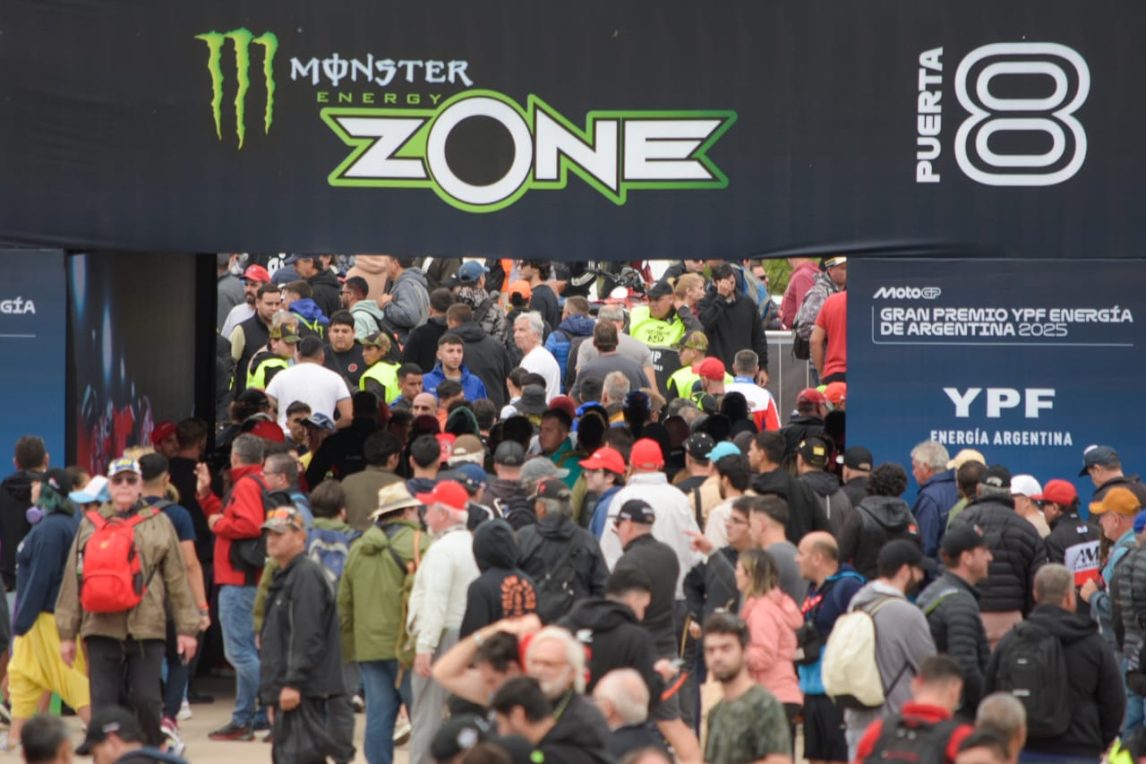 Multitudinario inicio del MotoGP en Termas de Río Hondo: más de 34.000 personas asistieron al primer día de actividades