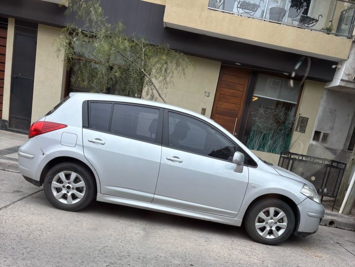 ¿Mirón o adicto a la peluquería?