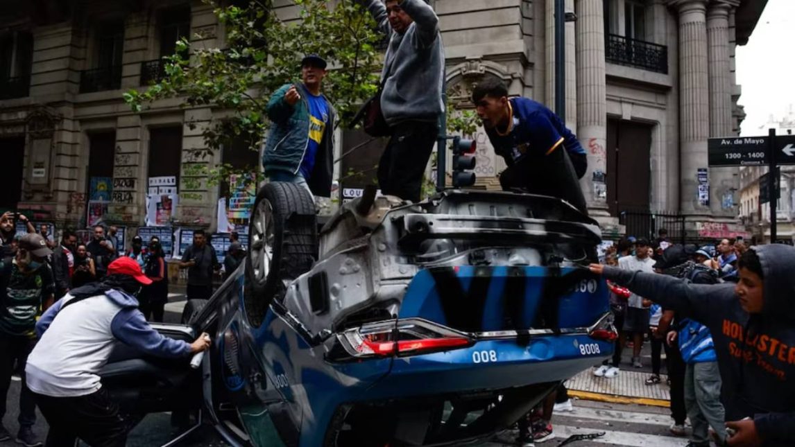 Lo que dejó la marcha por los jubilados: incidentes, destrozos, heridos y más de 100 detenidos