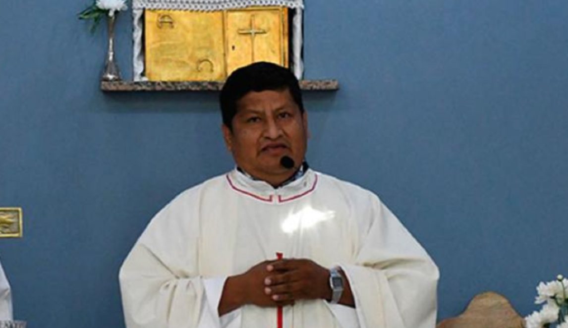 El padre Manuel Amante celebró su última misa en Santiago del Estero