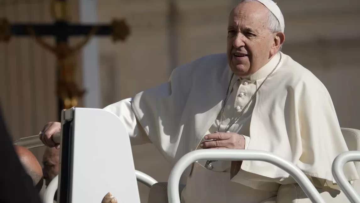12 años con Francisco: el papa celebra un nuevo aniversario de Pontificado mientras se recupera de una neumonía bilateral