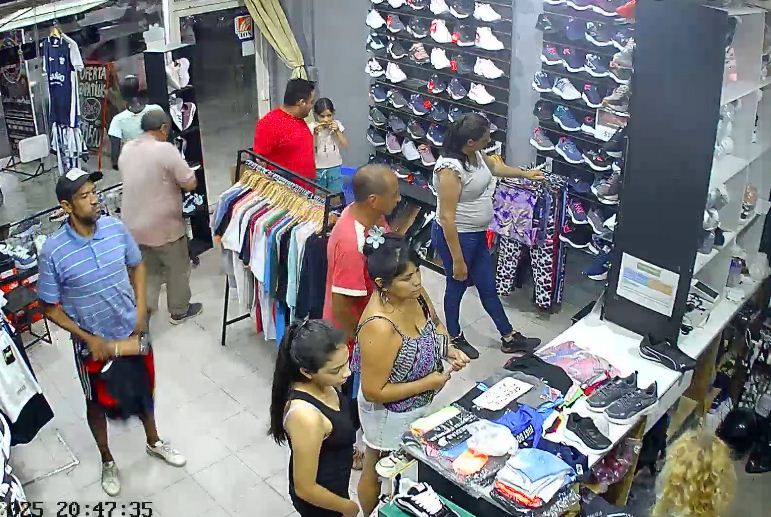 Un comerciante expuso al ladrón que le robó en su local y los vecinos lo reconocieron