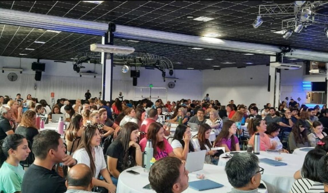 Oferta laboral para docentes y no docentes santiagueños: cómo inscribirte paso a paso en la SAED