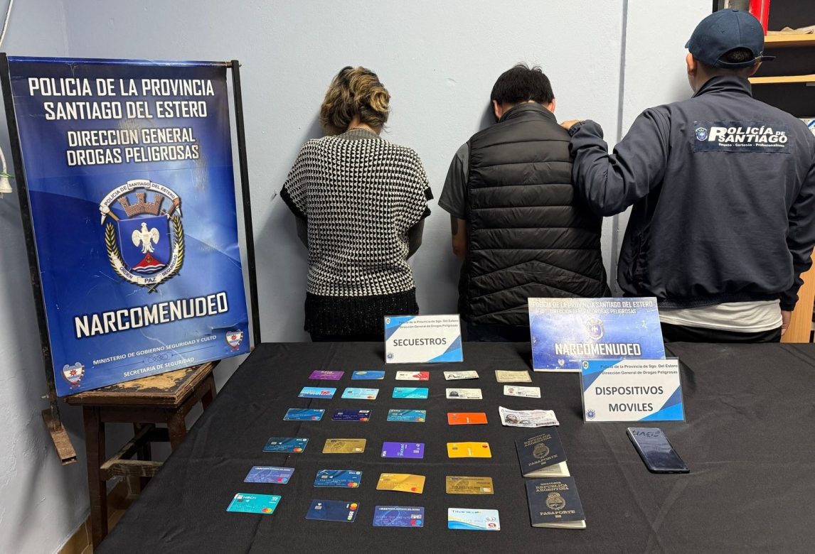 Atrapan a dos dealers cuando intentaban escapar de la provincia con documentos falsos