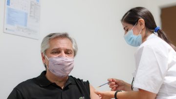 Reabren la investigación por posible fraude con la compra de vacunas del COVID-19