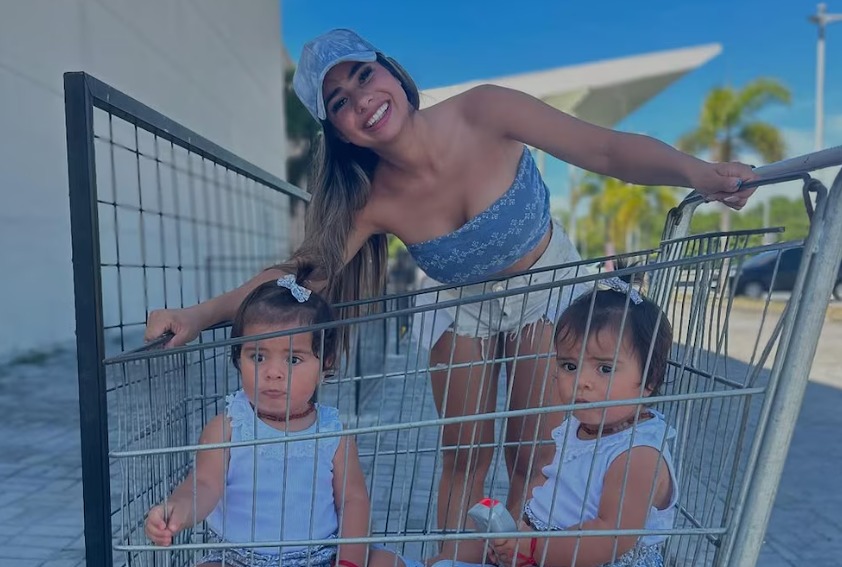 La preocupación de Daniela Celis por la salud de sus gemelas: qué les pasó