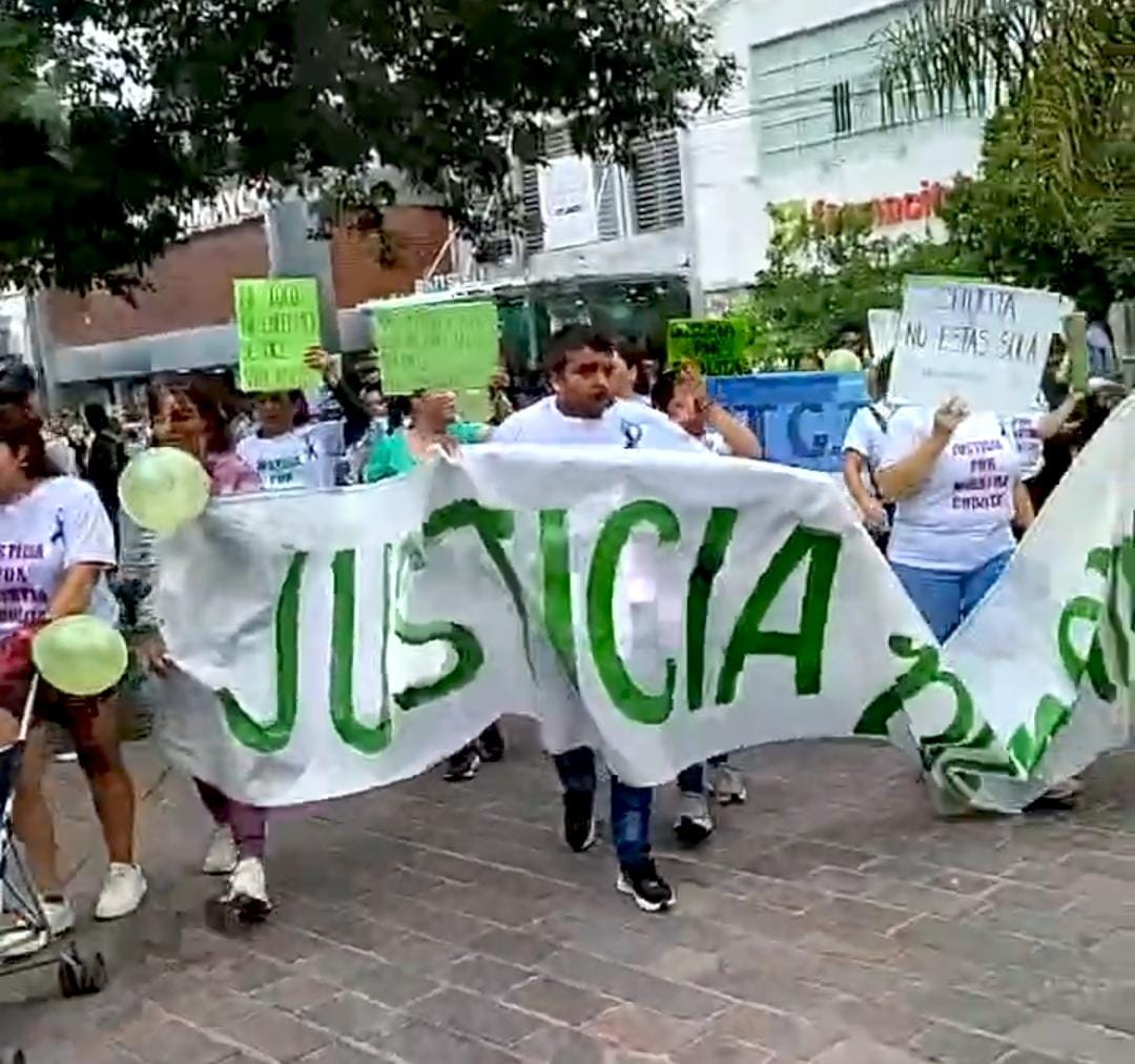 La familia de la nena abusada por su primo volvió a marchar en pedido de justicia