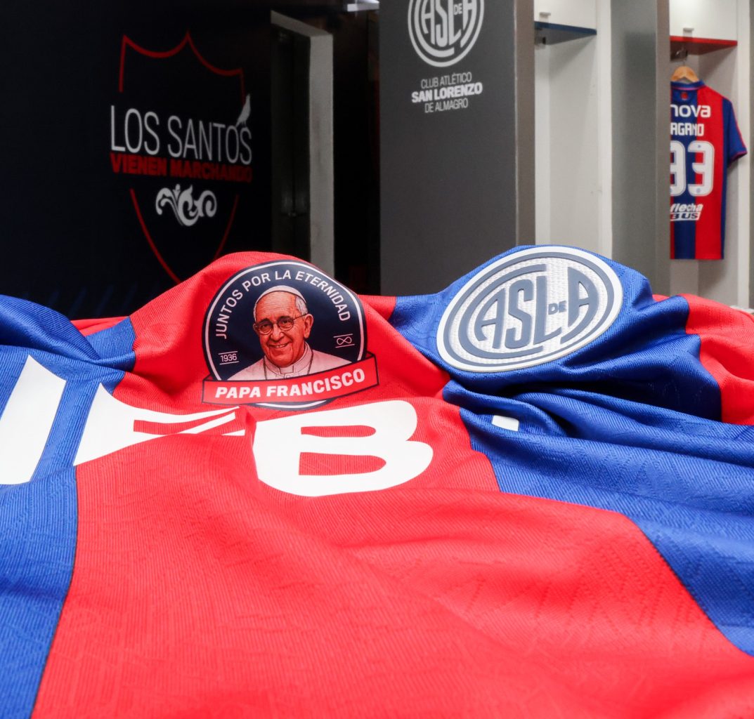 San Lorenzo rindió homenaje a su hincha más popular: El Papa Francisco