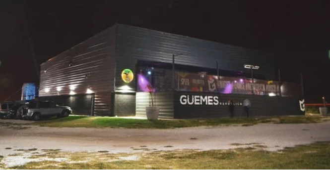 Una vez más, una patota atacó a un joven a la salida de un boliche: investigan el caso