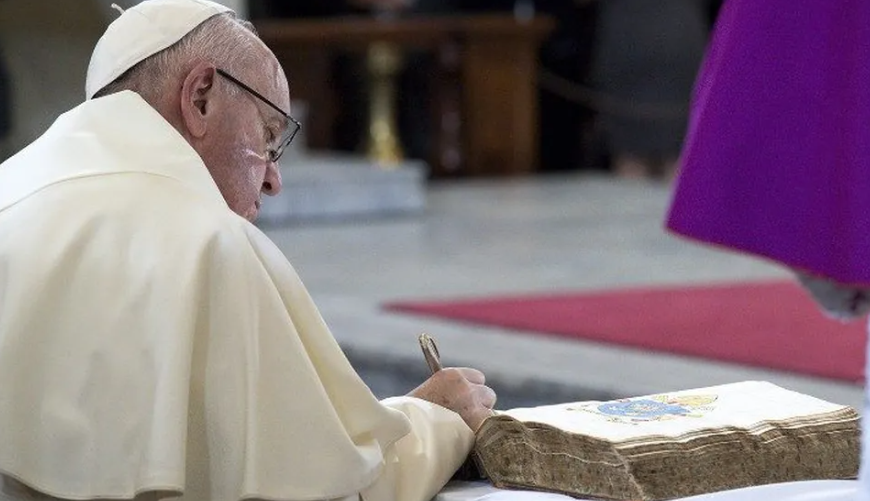 El papa Francisco reapareció este sábado en la Basílica Santa María