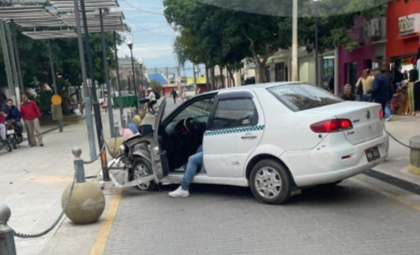 La Banda: un conductor se descompensó y chocó contra un poste