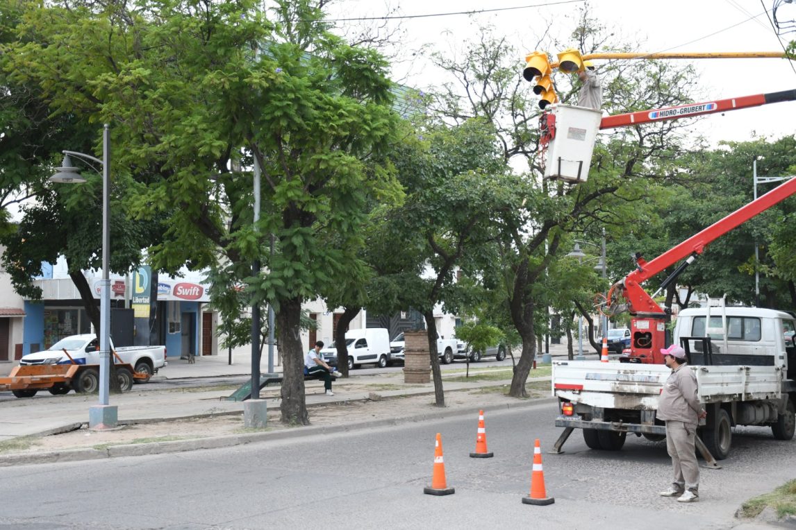 Este lunes se habilitarán los nuevos semáforos de la esquina de Libertad y Pablo VI