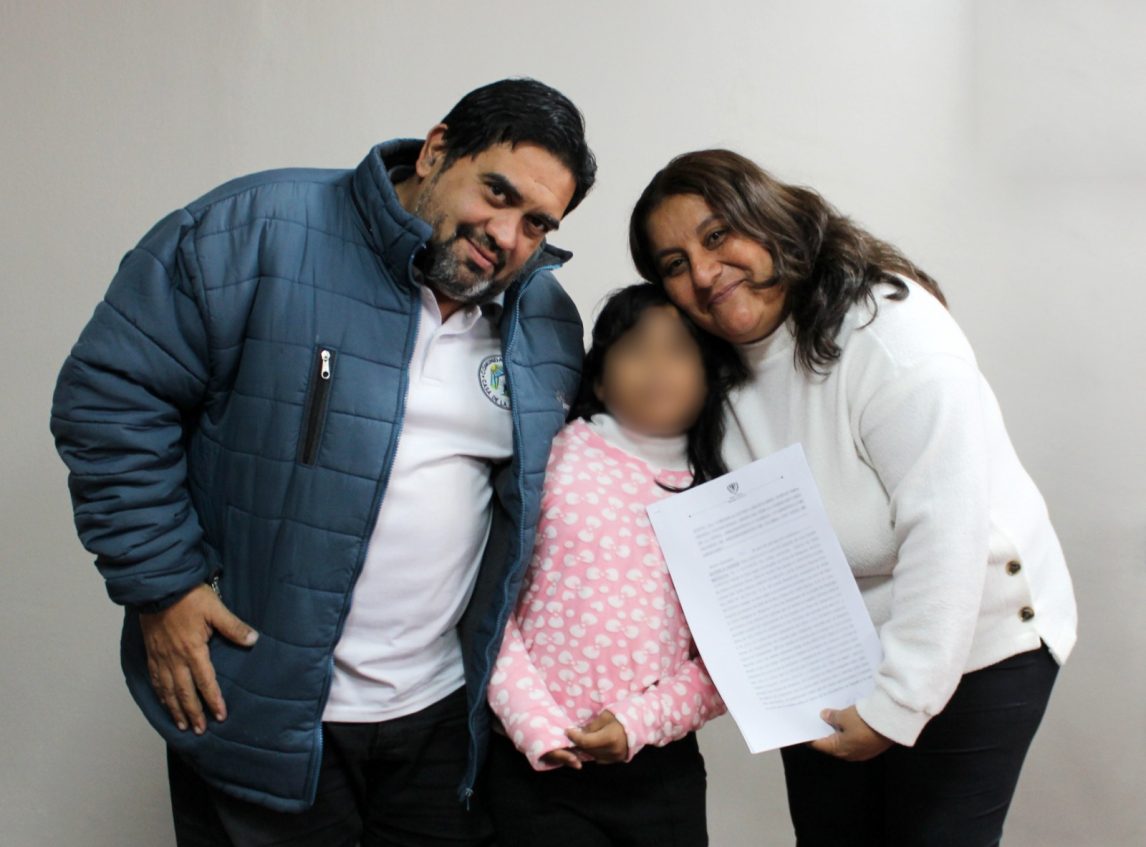 Un matrimonio obtuvo la adopción pIena de una niña de 7 años: “Consuelo está feliz”