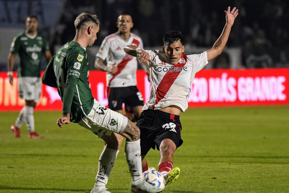 River Plate no logró sacar ventaja y empató ante Sarmiento