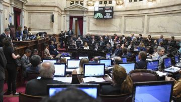 Los sueldos de senadores podrían escalar por encima de los $9 millones