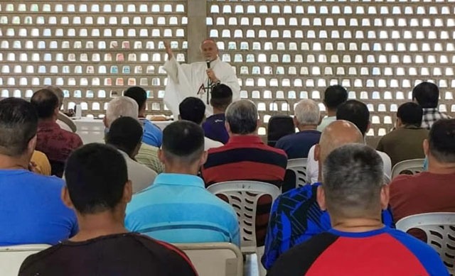 Bokalic en el penal de Pinto: “El Señor los mira a los ojos para decirles que la dignidad no se pierde”