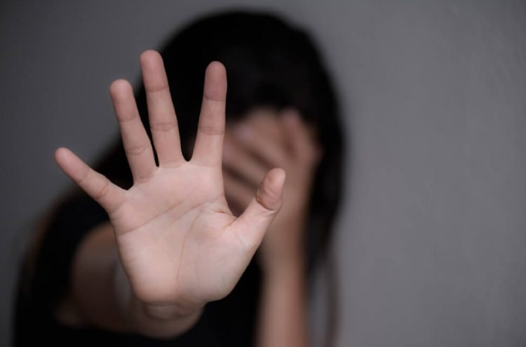 Una vendedora denunció que fue acosada sexualmente mientras trabajaba en un puesto de comidas